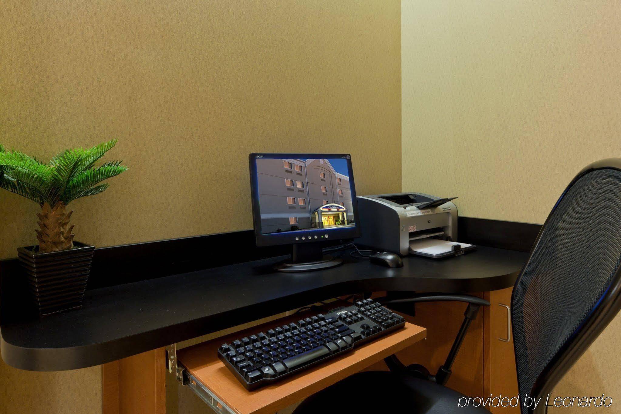 Candlewood Suites Winchester By Ihg Eksteriør billede