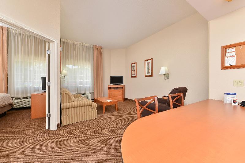Candlewood Suites Winchester By Ihg Eksteriør billede