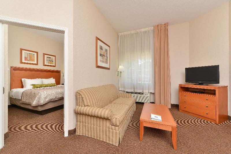 Candlewood Suites Winchester By Ihg Eksteriør billede